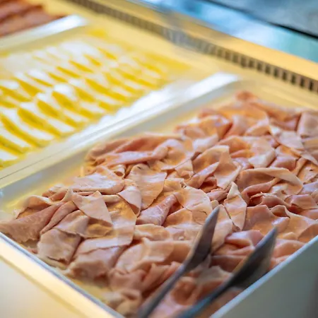 Villaggio Marco Polo מלון דירות ביביונה